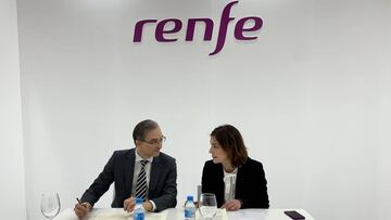 El Director general de Renfe Viajeros, Ram&oacute;n Azuara, y la directora de la Fundaci&oacute;n Trinidad Alfonso, Elena Tejedor, sellaron el acuerdo.