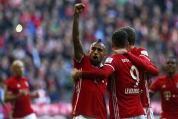 Las imágenes de Arturo Vidal en el triunfo del Bayern Múnich por 8-0 ante el Hamurgo