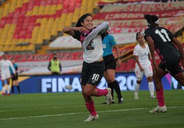 Independiente Santa Fe se impuso sobre América de Cali y se coronó, por segunda vez, campeón de la Liga BetPlay Femenina. Fany Gauto y Nubiluz Rangel anotaron los goles de la victoria. El marcador global terminó 4-1.