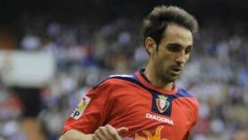 <b>CERCA DEL MANZANARES. </b>Juanfran, en un partido con Osasuna.