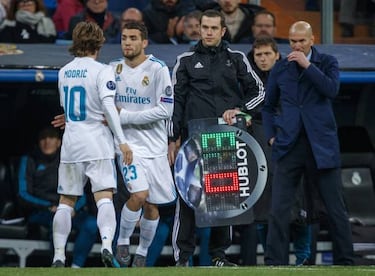 Mateo Kovacic unveiled at Chelsea: "It's a great feeling"