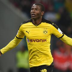 Adrián Ramos llega a Granada a la espera de ser presentado