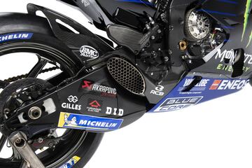 La escudería japonesa ha presentado la Yamaha YZR-M1 para la temporada 2021 con el piloto español Maverick Viñales y el francés Fabio Quartararo. Por primera vez desde el año 2013 no ha estadoel piloto italiano Valentino Rossi.