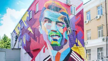 El mural inso&iexcl;pirado en Cristiano Ronaldo plasmado en la fachada de un edificio de Kaz&aacute;n, cerca del hotel en el que se concentrar&aacute; con Portugal al inicio de la Copa Confederaciones