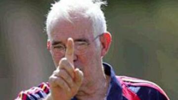 <b>INSITENTE. </b>Luis no ha parado de corregir situaciones en todo el entrenamiento.