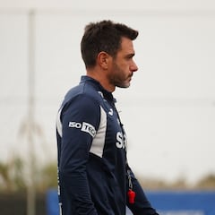 Colunga y los fichajes: “Me preguntan, pero yo me dedico a entrenar”