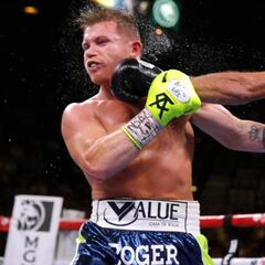 El combate entre Canelo vs Kovalev, en imágenes