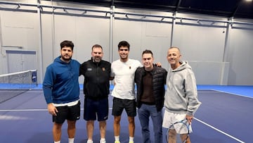 Carlos Alcaraz tras su entrenamiento en Murcia.