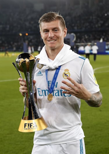 El futbolista que más veces ha levantado el trofeo del Mundial de Clubes. El alemán ha ganado seis veces el torneo y lo ha hecho con dos equipos diferentes: Bayern de Múnich y Real Madrid. Kroos ha ganado el Mundial de Clubes todas las veces que lo ha disputado.
