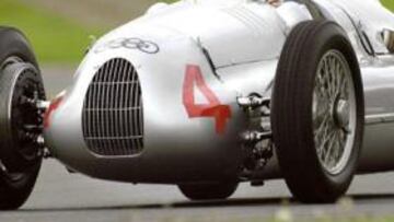 <b>UNA JOYA. </b>El Auto Union Type D rodando en el circuito.