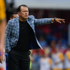 Reynoso y Cruz Azul se van a pleito por finiquito; Aguirre podría no estar en la J1