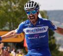 Alaphilippe se viste de amarillo con una exhibición colosal