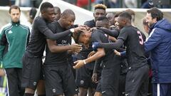 Los jugadores del PSG celebran un gol. 