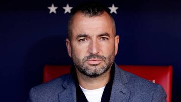 MADRID, SPAIN - NOVEMBER 6: Coach Diego Martinez of RCD Espanyol  during the La Liga Santander  match between Atletico Madrid v Espanyol at the Estadio Civitas Metropolitano on November 6, 2022 in Madrid Spain (Photo by David S. Bustamante/Soccrates/Getty Images)