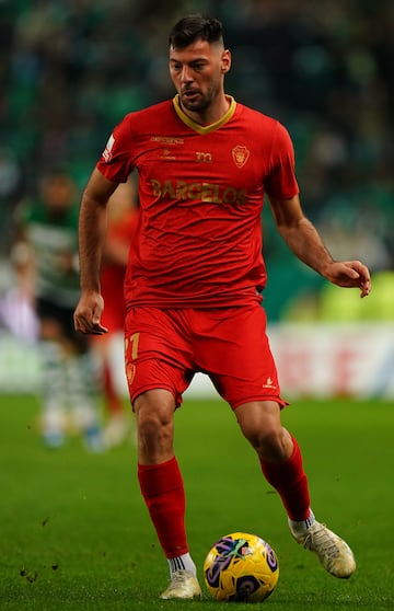 LISBON, PORTUGAL - DECEMBER 4:  Roko Baturina of Gil Vicente FC in action during the Liga Portugal Betclic match between Sporting CP and Gil Vicente FC at Estadio Jose Alvalade on December 4, 2023 in Lisbon, Portugal.  (Photo by Gualter Fatia/Getty Images)