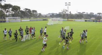 El estadio de Curitiba sin hacer y España se entrenó en "Cajú"