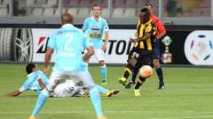 Sporting Cristal y Peñarol dividen un 1-1 en un intenso partido