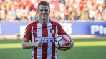 Gameiro en su presentación con el Atlético.