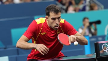 Robles cede ante la consistencia de Calderano