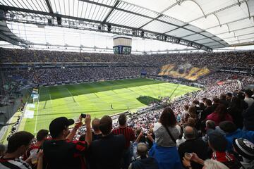 El Frankfurt Arena es el estadio donde juega el  Eintracht y tiene capacidad para 47.000 espectadores.