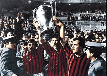 En 1969 el Bernabéu acogió la final de la Copa de Europa entre Milán y Ajax, con victoria de los italianos por 4-1 con 'hat-trick' de Prati.
