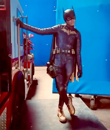 Fotografía de Leslie Grace como Batgirl en el set de rodaje de la película