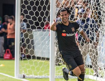 El mexicano brilló con LAFC de la MLS, en donde marcó los 38 goles, imponiendo un nuevo récord en la historia de la liga.