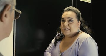 El cantante aparece en 'Torrente 5', en un breve papel haciendo de artista en el casino que actúa en el casino.