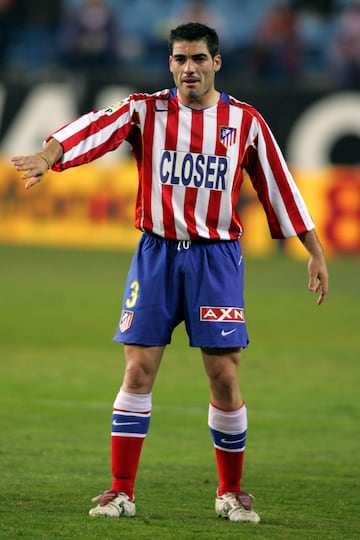 Defendió la camiseta del Osasuna durante dos temporadas entre 2002 y 2004. Jugó como rojiblanco durante ocho temporadas desde 2004 hasta 2012.