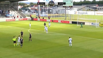 La reacción de un árbitro que engrandece el fútbol y que nos recuerda que son humanos