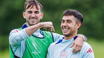 Fabián y Zubimendi, en el último entrenamiento de España.