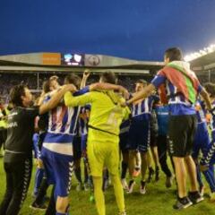 La explosión de alegría del Alavés tras ascender a Primera División