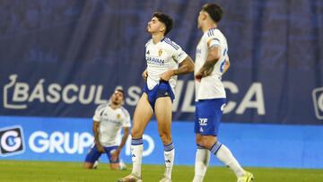Los jugadores del Zaragoza se lamentan tras el empate frente a un Málaga con diez.