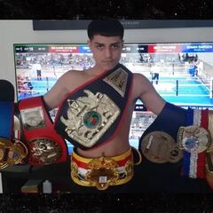 Muere boxeador promesa de Estados Unidos en accidente automovilístico