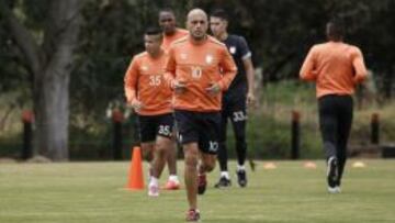 Omar Pérez hace parte de la delegación que viaja a Monteria. De a poco se adapta al ritmo de juego 90'.