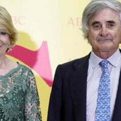 Esperanza Aguirre y su marido reciben el alta tras cuatro días ingresados por el COVID-19