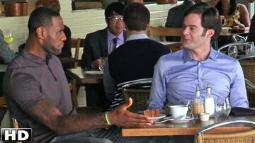 El jugador de Los Lakers ha protagonizado recientemente la nueva 'Space Jam' pero antes de eso hizo un cameo en 'Y de repente, t¨²'. LeBron hace de s¨ª mismo como paciente del m¨¦dico protagonista interpretado por Bill Hader.