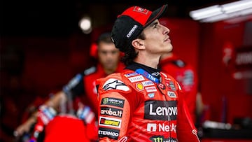 Marc Márquez en el box de Ducati en MotoGP.