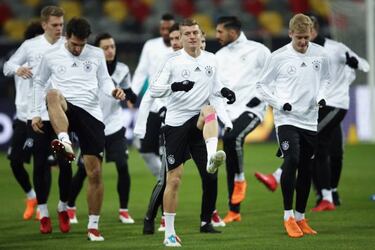Neuer needs to play to make World Cup squad says Löw