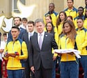 Juan Manuel Santos entrega la bandera a Jossimar Calvo