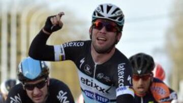Mark Cavendish celebra su triunfo.