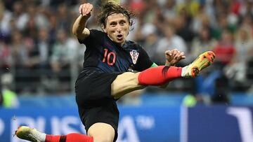 Luka Modric intenta un disparo durante un partido con Croacia. 