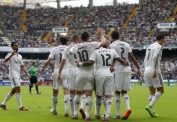 Los jugadores celebran el 2-0 de James Rodríguez.