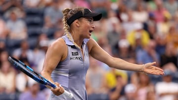 NEW YORK, NEW YORK - AUGUST 31: Yulia Putintseva of Kazakhstan reacts against Jasmine Paolini of Italy during their Women's Singles Third Round match on Day Six of the 2024 US Open at USTA Billie Jean King National Tennis Center on August 31, 2024 in the Flushing neighborhood of the Queens borough of New York City. Matthew Stockman/Getty Images/AFP (Photo by MATTHEW STOCKMAN / GETTY IMAGES NORTH AMERICA / Getty Images via AFP)