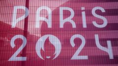 Who is the favorite to win the Olympic gold in women’s basketball?