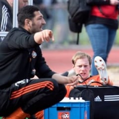 Juan Robledo, el DT chileno que hace carrera en Suecia