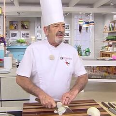 El truco infalible de Karlos Arguiñano para cocinar huevos fritos: “¡Para que no salten!”