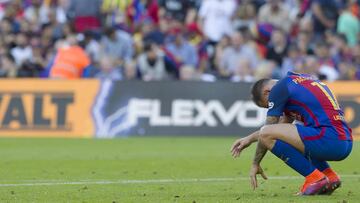 Alcácer, desolado tras fallar una ocasión ante el Deportivo.