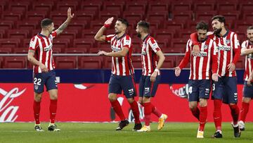 Los jugadores del Atlético celebran el gol de Vrsaljko.