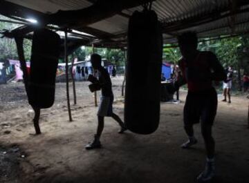 Escuela de boxeo en la comunidad indígena de Pacayita en la ciudad de Masaya, Nicaragua.